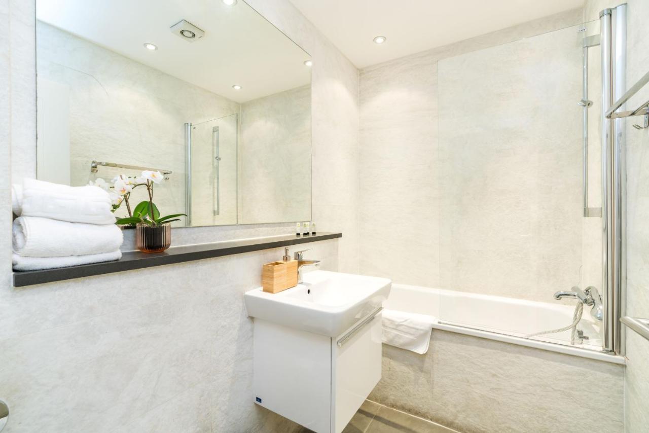 Spacious 2 Bedroom / Earls Court / Kensington ลอนดอน ภายนอก รูปภาพ